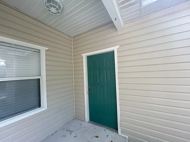 4700 SW Archer Rd #D-30 — Photo 3