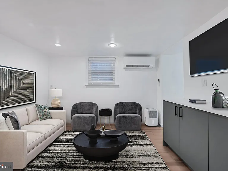 3513 T St NW #B — Photo 2