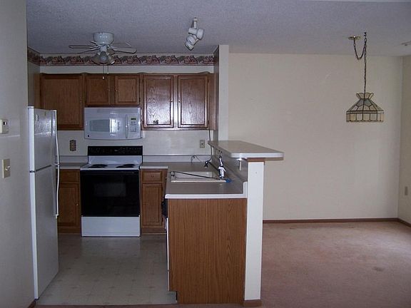 3rd image of 1170 Waterbury Ct