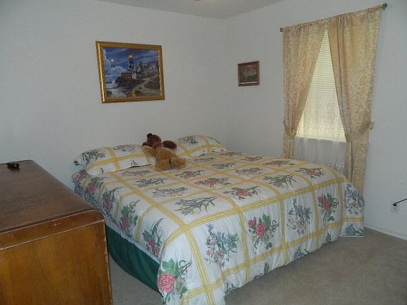 3rd image of 104 Wayside Ln