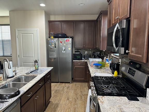 5th image of 2238 W Beck Ln