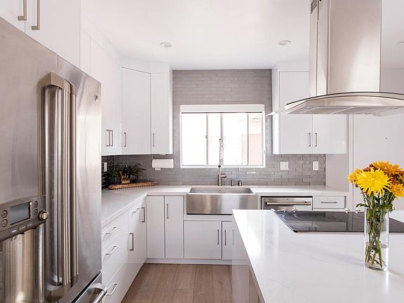 3rd image of 837 N West Knoll Dr APT 311