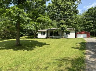 733 Bowling Branch Rd, Cottontown, TN 37048