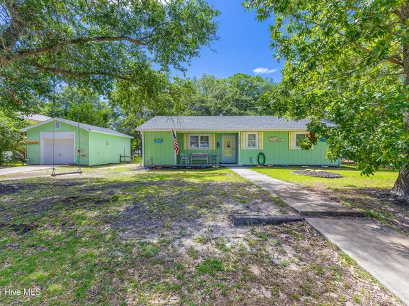 159 NE 6th Street, Oak Island, NC 28465