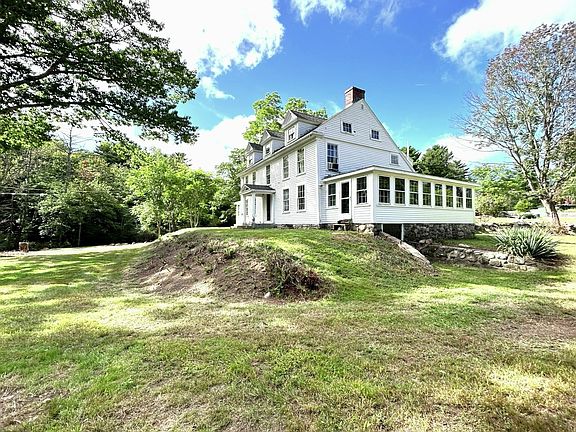 4th image of 5 Roberts Ct