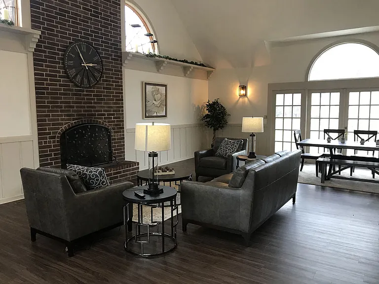 Hurwich Farms Apartments — Photo 31