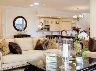 136 Via Trieste Lido Isle, Newport Beach, CA 92663