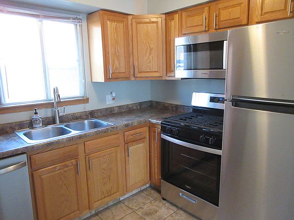 3rd image of 4725 California St APT 3