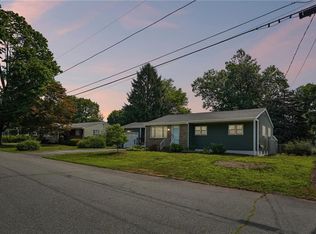 64 Ticonderoga Dr, Warwick, RI 02889
