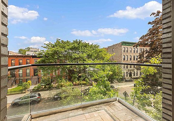 4th image of 813 Jefferson Ave #3A
