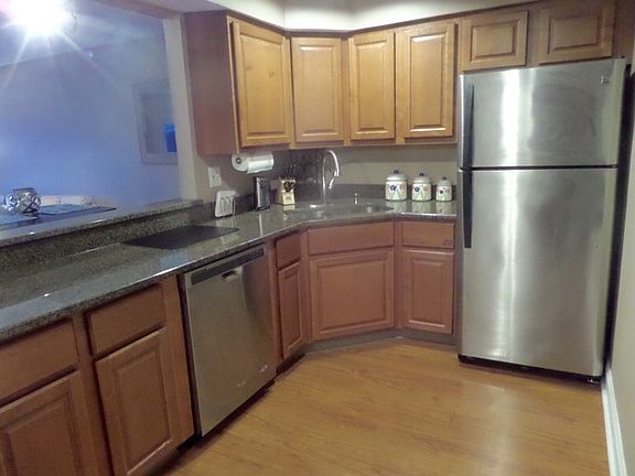 4th image of 140 W Wood St Unit 115