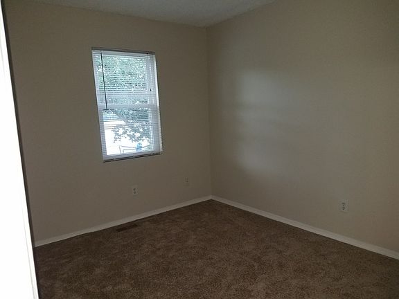 4th image of 2102 Kimball Cir
