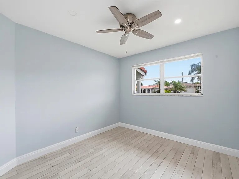2120 NE 62nd Ct — Photo 14