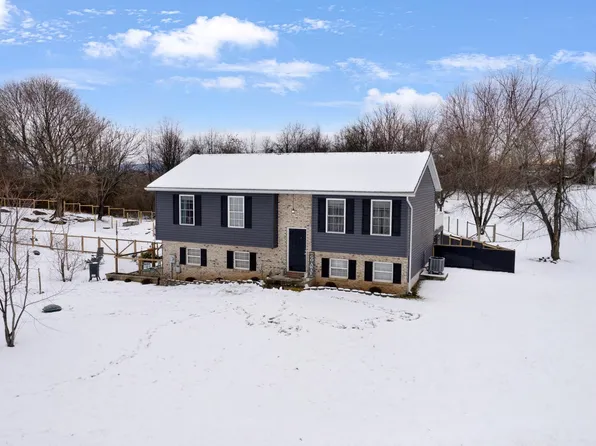 12090 Skyhawk Dr, Waynesboro, PA 17268