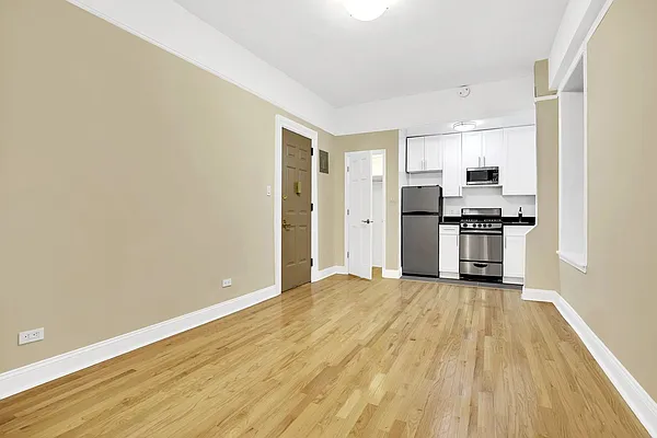 Rented by Cooper & Cooper Real Estate | media 10