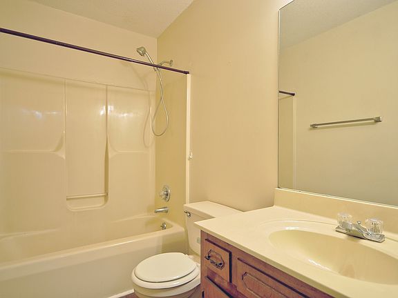 3rd image of 430 Martha Ln APT C