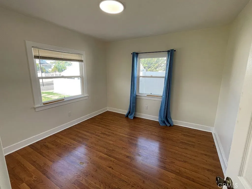 2 bed, 950 sqft, $3,200 — Photo 3