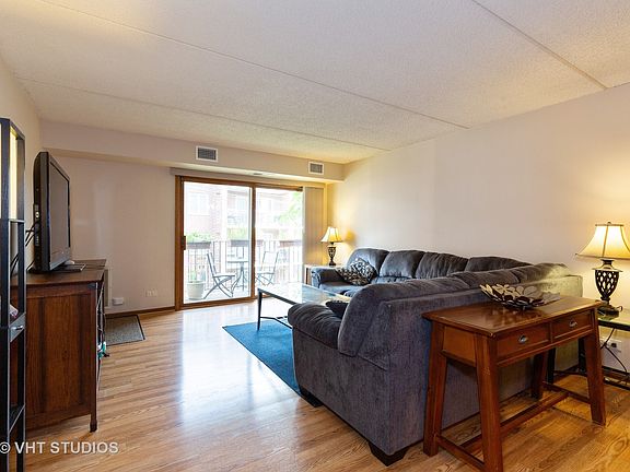 2nd image of 6430 W Belle Plaine Ave APT 405