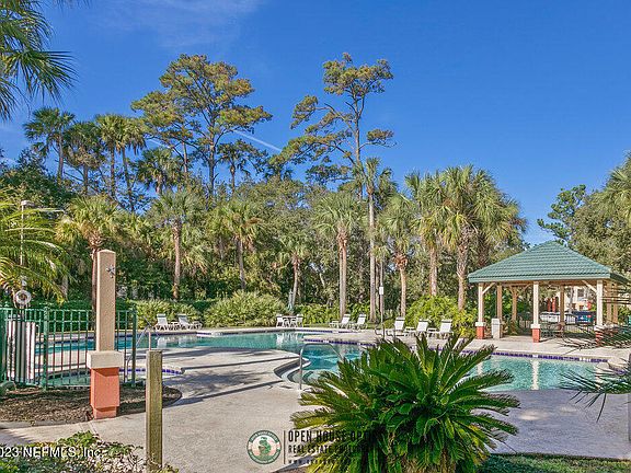 3rd image of 120 VERACRUZ Drive #818