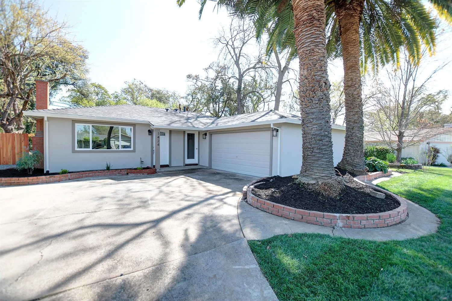 1424 Gregory Way photo 1