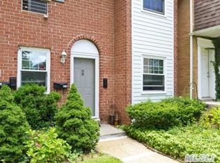 14 Glen Hollow Dr APT E18, Holtsville, NY 11742