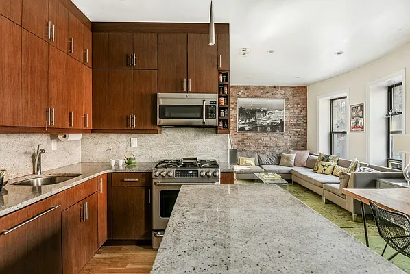 Rented by Compass | media 10