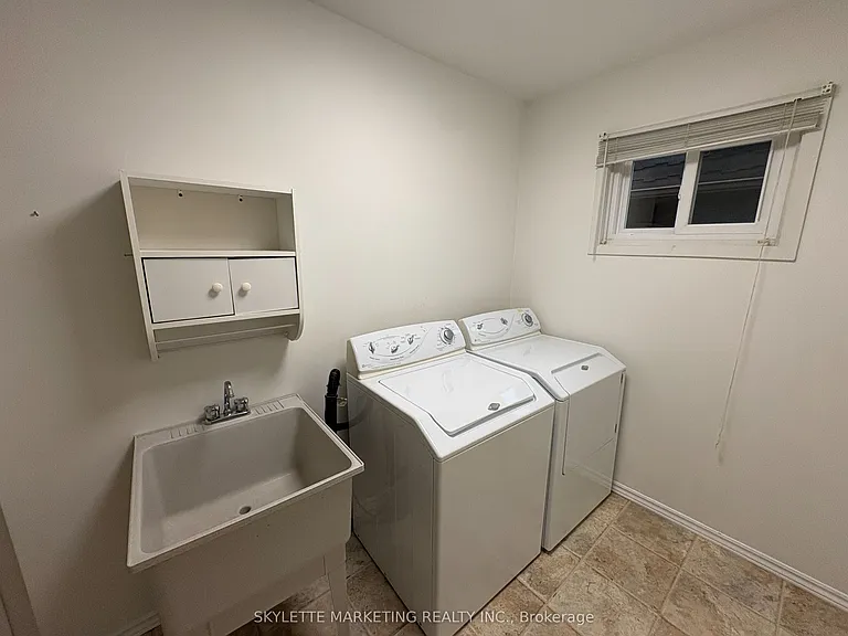1782 Meadowview Ave — Photo 4