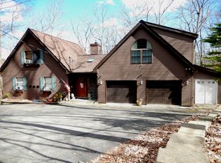 3127 Cherry Ridge Rd, Bushkill, PA 18324