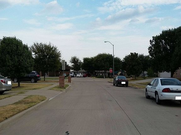 5th image of 808 Meadowlark Dr