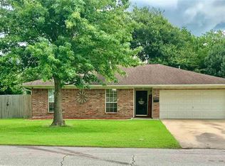 5510 Main Ave, Groves, TX 77619