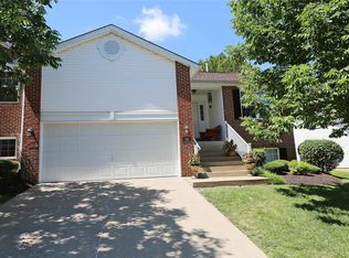 14 Hill Ridge Ct, Saint Charles, MO 63303