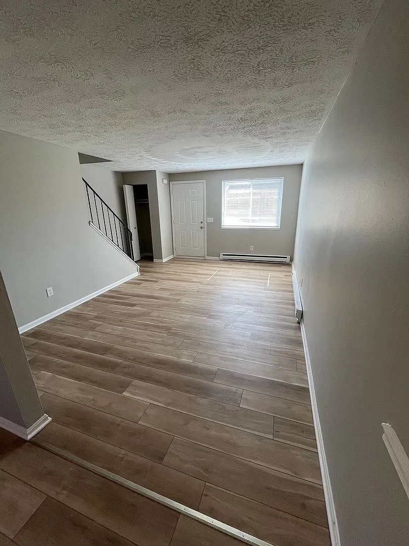1424 N Chapel — Photo 3