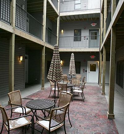 3rd image of 516 Williams St APT 11