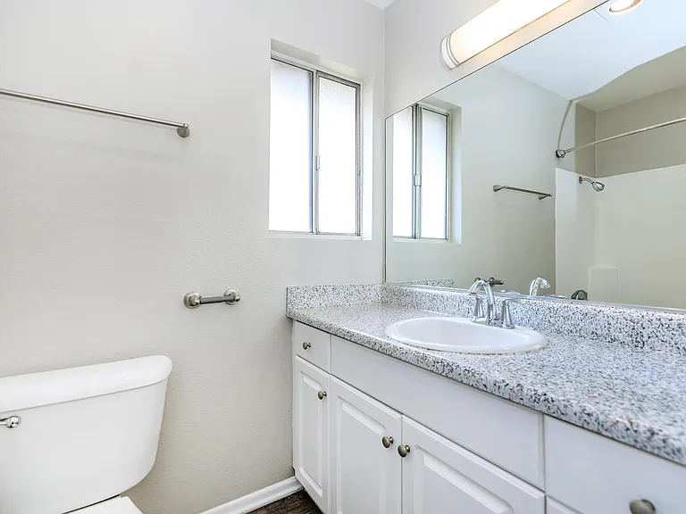 Meadowood Place Apartment Homes — Photo 14