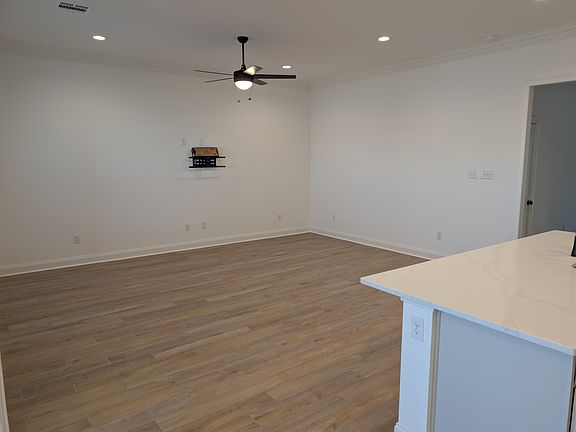 5th image of 200 Yellowfin Ln