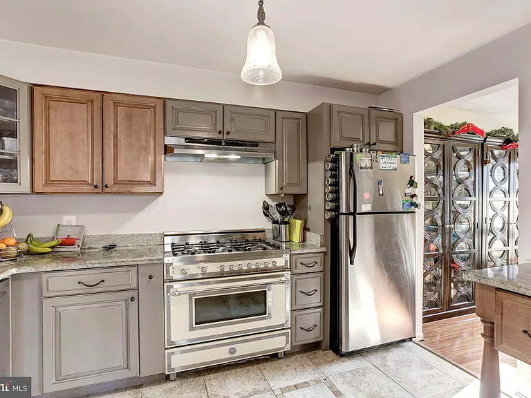 150 Monroe St #102 — Photo 14