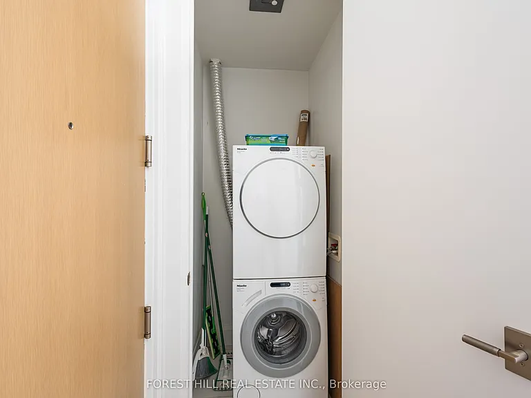 39 Queens Quay E #313 — Photo 19