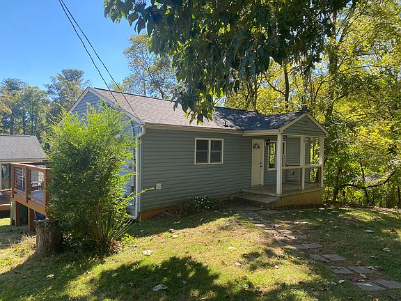 3rd image of 17 Pine Burr Rd