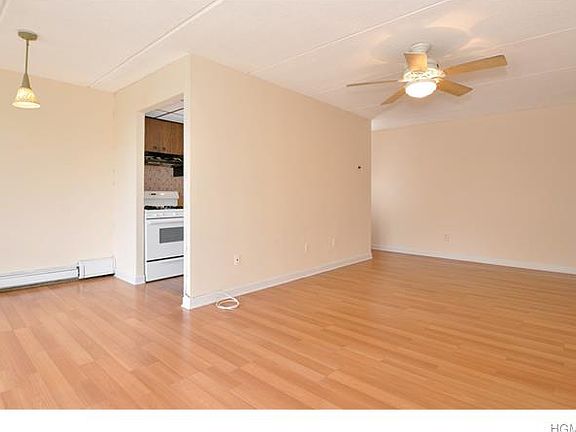 4th image of 397 N Broadway APT 2L