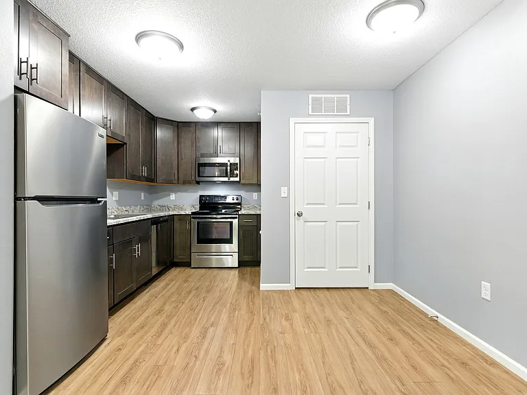 2557 W 3rd St — Photo 5