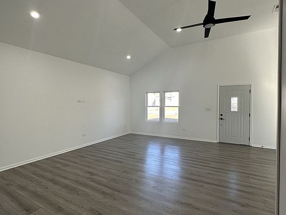5th image of 245 Parker Ct