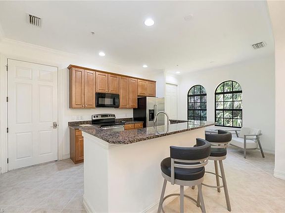 5th image of 9145 Chula Vista ST #13004