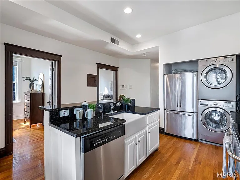 3548 Victor St #2W — Photo 18