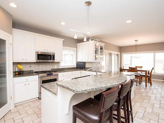 5th image of 2524 Eagle Valley Dr