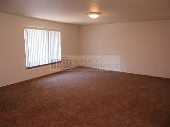 5th image of 4345 S Lawrence St #B