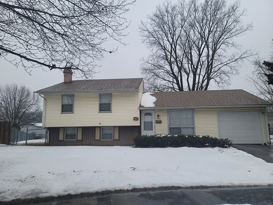 1st image of 203 E Tulip Dr