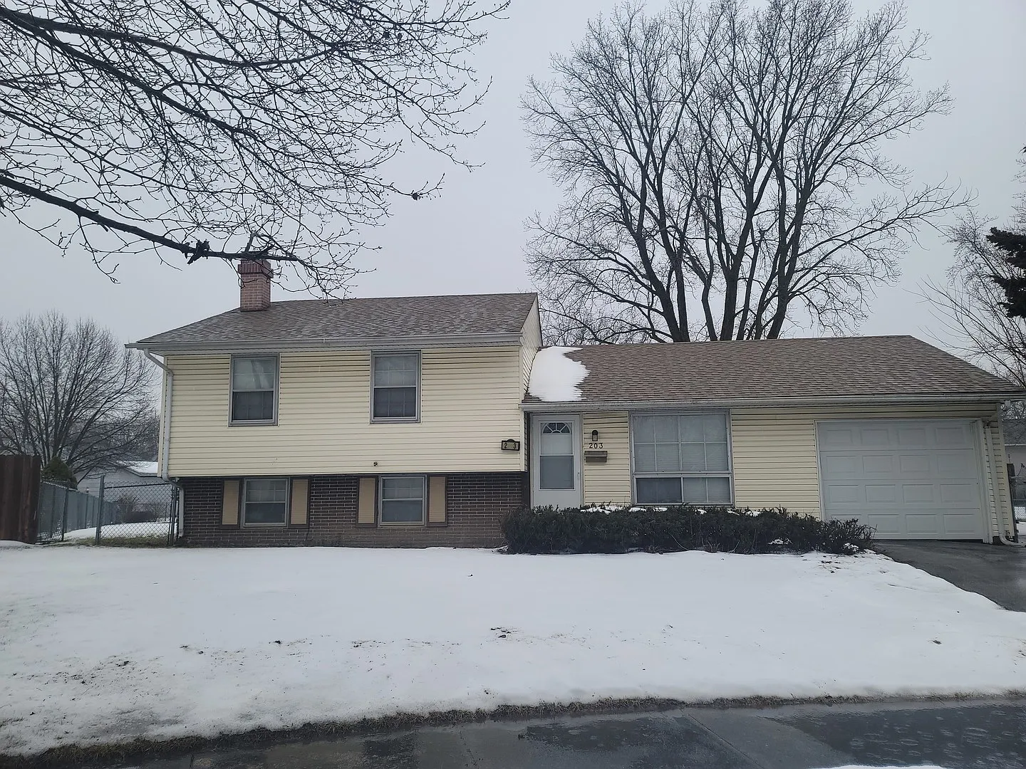 203 E Tulip Dr photo 1