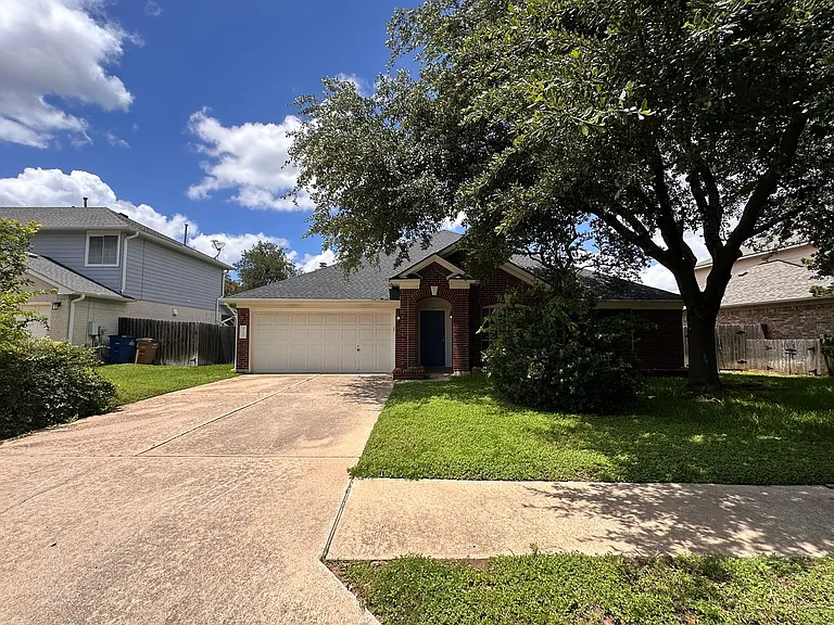 6708 Bancroft Woods Dr — Photo 1
