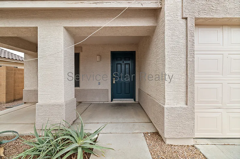 3 bed, 2.5 bath, 1820 sqft, $2,249 — Photo 3