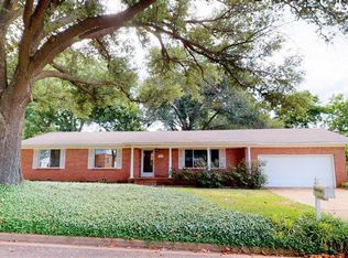 222 Lovers Ln, Athens, TX 75751